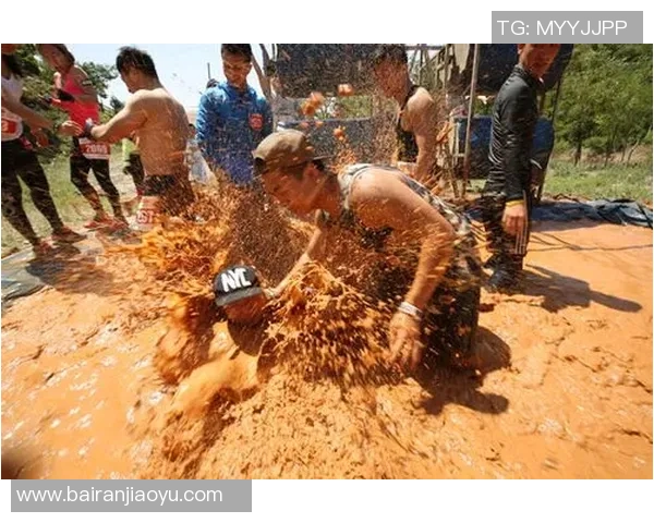 周末进山“找虐”，摔得浑身泥泞，越野跑为何能让年轻人“上瘾”？